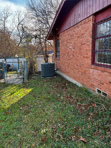 1204 Adelaide Drive, Dallas, TX 75216