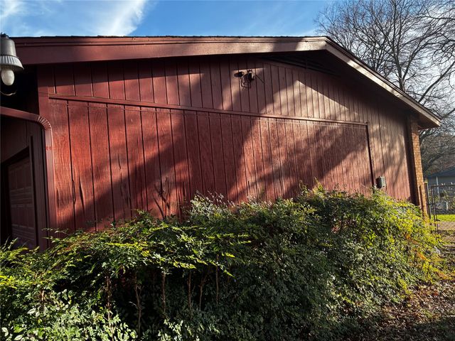 1204 Adelaide Drive, Dallas, TX 75216