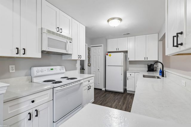 16805 Carriage Way, Northville Twp, MI 48168