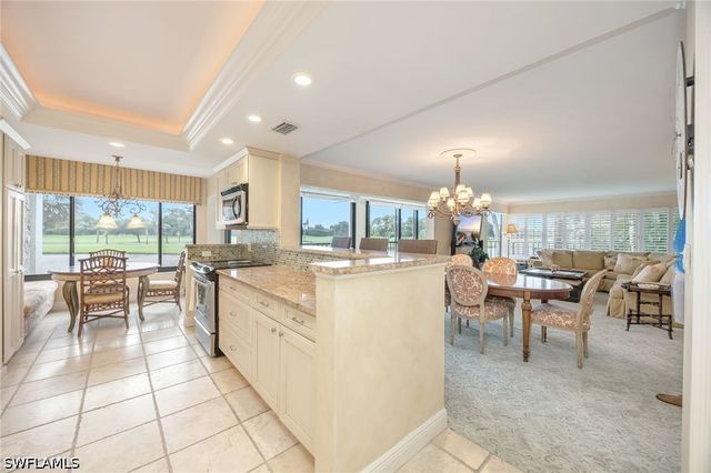 225 Wildwood LN, Naples, FL 34105