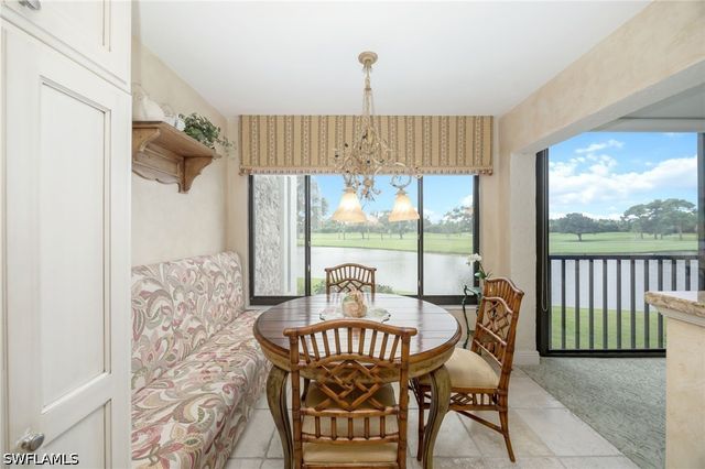 225 Wildwood LN, Naples, FL 34105