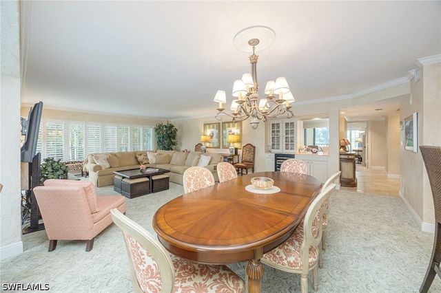 225 Wildwood LN, Naples, FL 34105