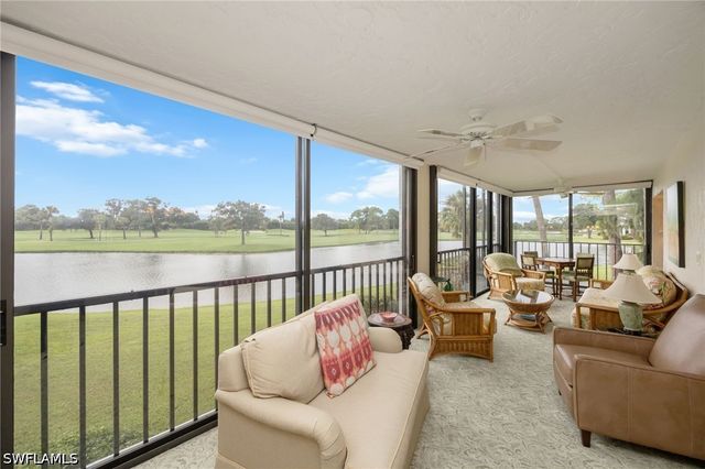 225 Wildwood LN, Naples, FL 34105