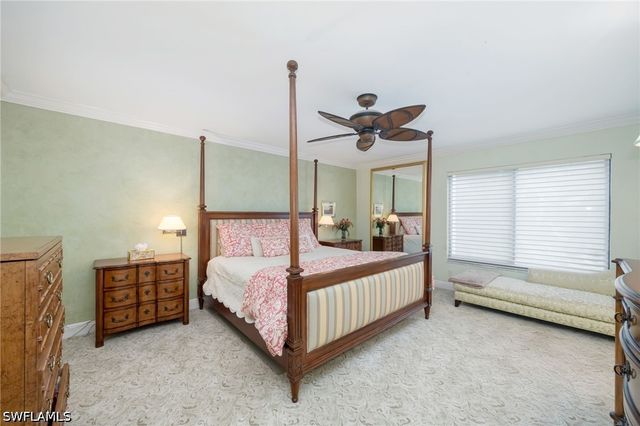 225 Wildwood LN, Naples, FL 34105