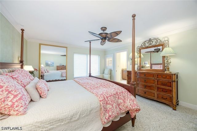 225 Wildwood LN, Naples, FL 34105