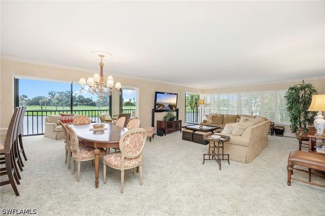 225 Wildwood LN, Naples, FL 34105
