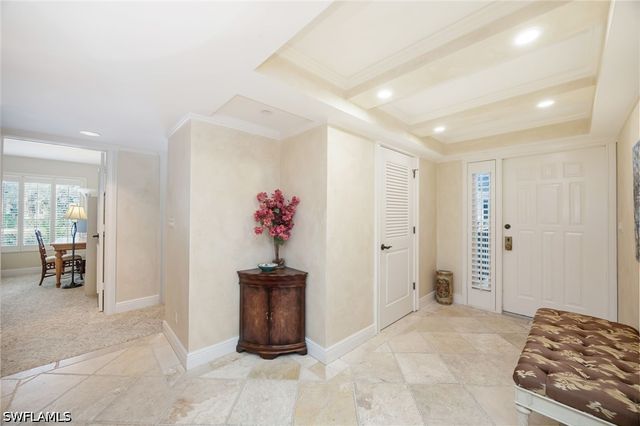 225 Wildwood LN, Naples, FL 34105
