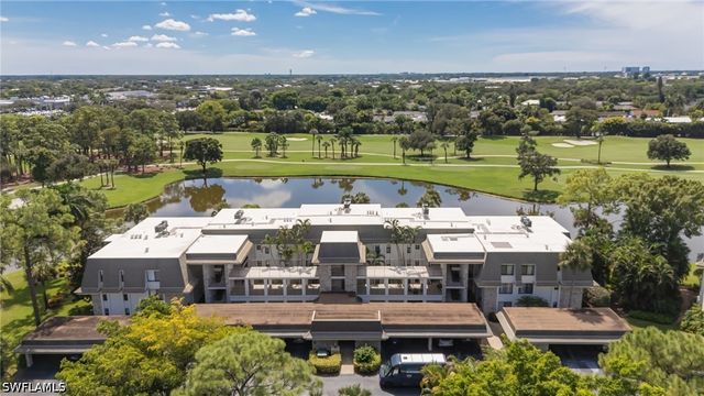 225 Wildwood LN, Naples, FL 34105