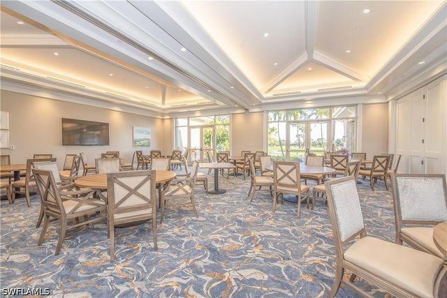 225 Wildwood LN, Naples, FL 34105