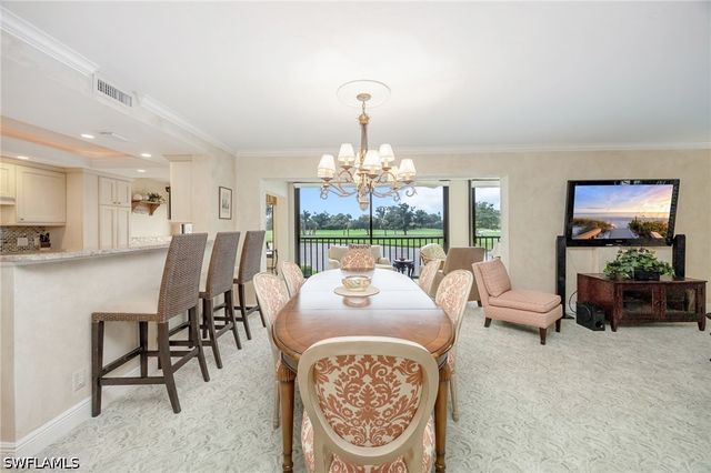 225 Wildwood LN, Naples, FL 34105