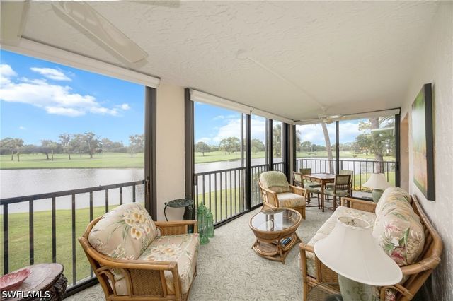 225 Wildwood LN, Naples, FL 34105