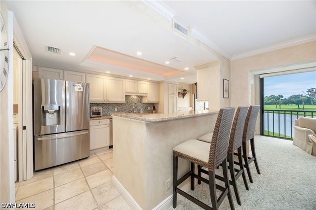 225 Wildwood LN, Naples, FL 34105