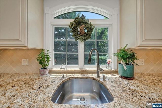 733 Lotus Avenue, Oradell, NJ 07649
