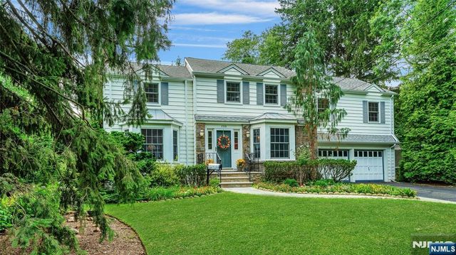 733 Lotus Avenue, Oradell, NJ 07649