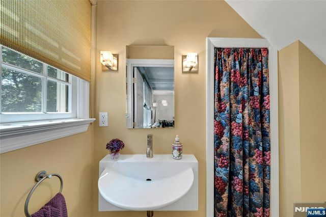 733 Lotus Avenue, Oradell, NJ 07649