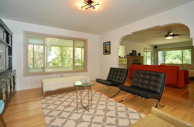 109 Glass Mountain Ln, St. Helena, CA 94574