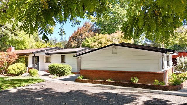 109 Glass Mountain Ln, St. Helena, CA 94574
