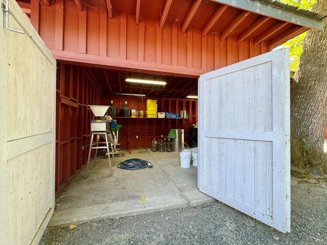 109 Glass Mountain Ln, St. Helena, CA 94574