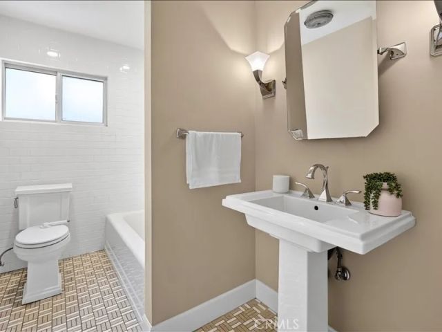 2302 E 2nd Street 2D, Long Beach, CA 90803