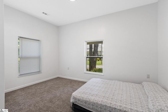 904 W Hampton Street, Laurens, SC 29360