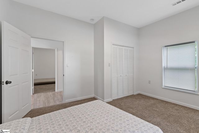 904 W Hampton Street, Laurens, SC 29360