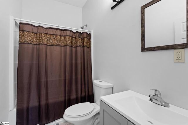 904 W Hampton Street, Laurens, SC 29360
