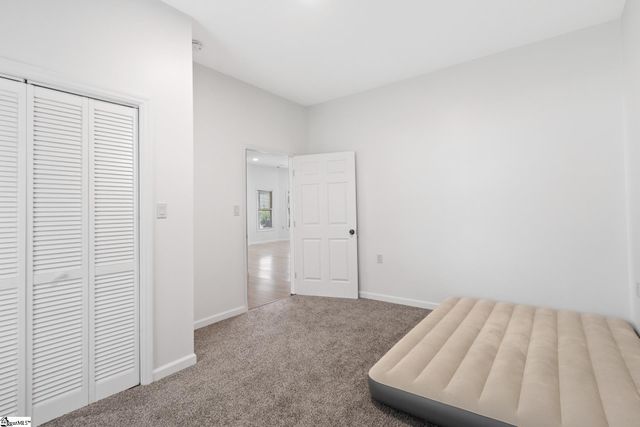 904 W Hampton Street, Laurens, SC 29360