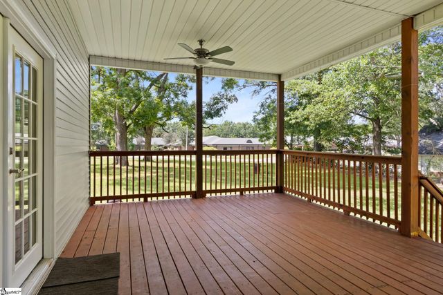904 W Hampton Street, Laurens, SC 29360