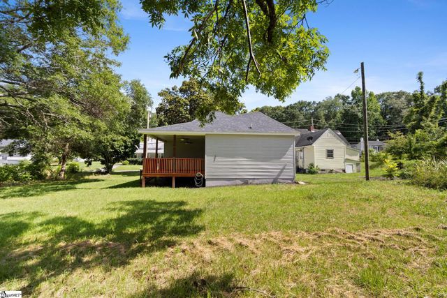 904 W Hampton Street, Laurens, SC 29360