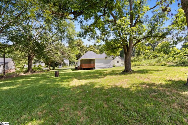 904 W Hampton Street, Laurens, SC 29360