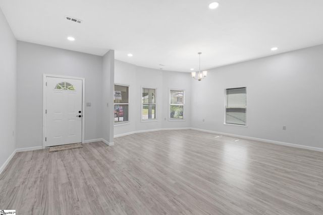 904 W Hampton Street, Laurens, SC 29360