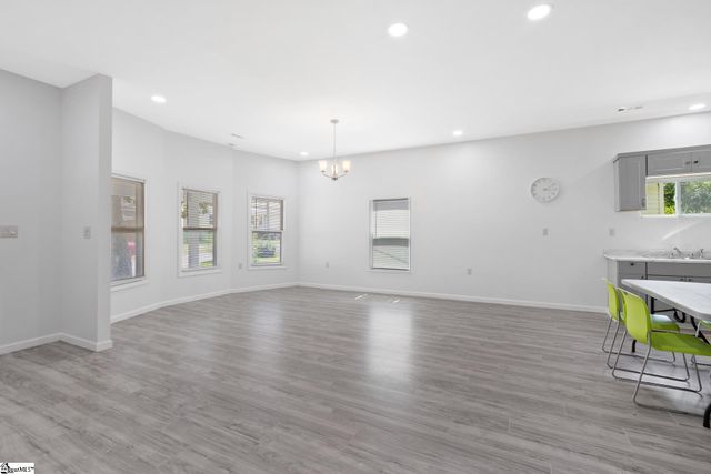 904 W Hampton Street, Laurens, SC 29360