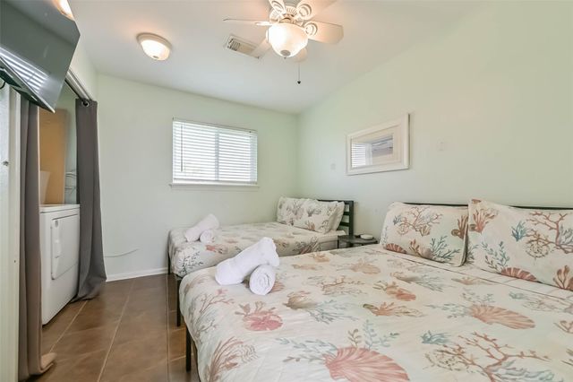 16622 Jamaica Beach Road, Jamaica Beach, TX 77554