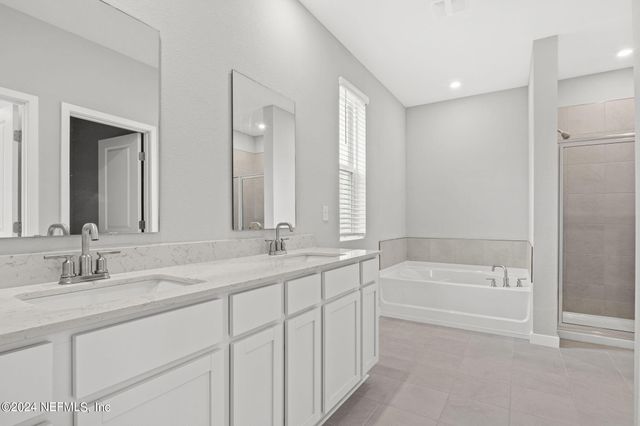 14695 MACADAMIA Lane, Jacksonville, FL 32218