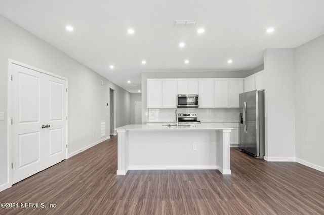 14695 MACADAMIA Lane, Jacksonville, FL 32218