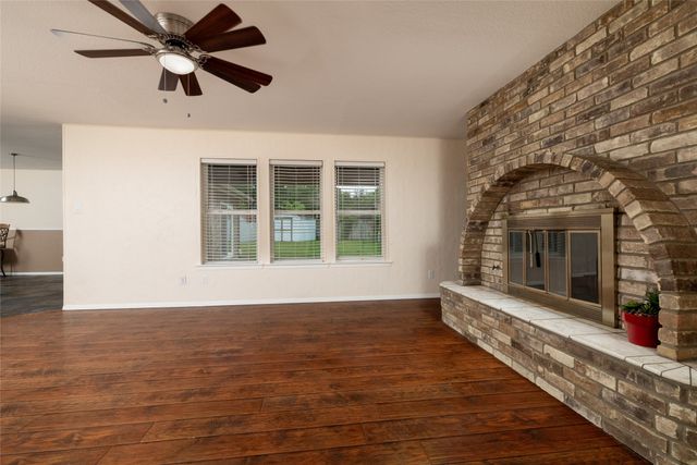 6316 Tosca Drive, Haltom City, TX 76180