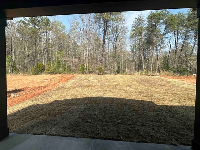 323 E Pyrenees Drive, Wellford, SC 29385