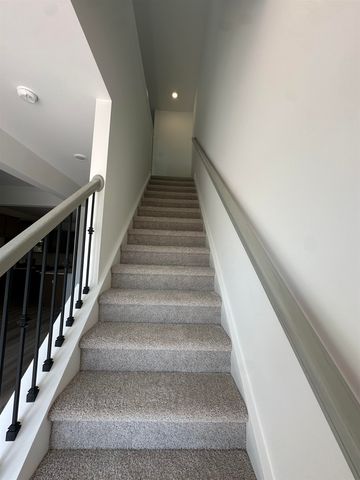 323 E Pyrenees Drive, Wellford, SC 29385