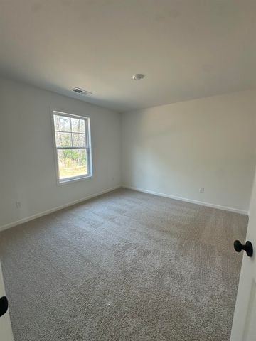 323 E Pyrenees Drive, Wellford, SC 29385