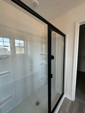 323 E Pyrenees Drive, Wellford, SC 29385