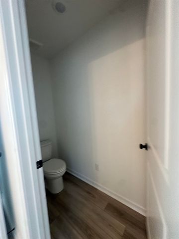 323 E Pyrenees Drive, Wellford, SC 29385