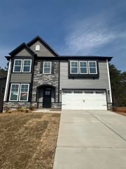 323 E Pyrenees Drive, Wellford, SC 29385