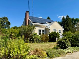 87 Oakland St, Greenfield, MA 01301