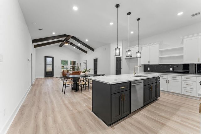 1133 Long Leaf Pine Street, Huffman, TX 77336