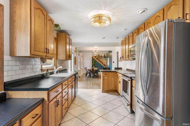 53025 Ridgewood Drive, South Bend, IN 46637