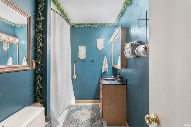 53025 Ridgewood Drive, South Bend, IN 46637