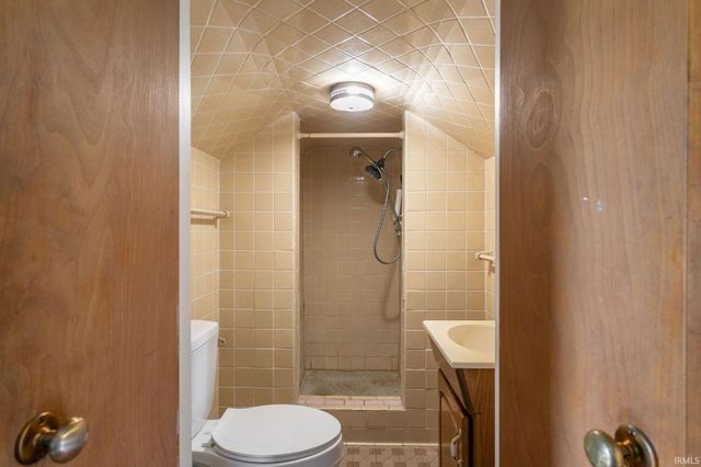 53025 Ridgewood Drive, South Bend, IN 46637