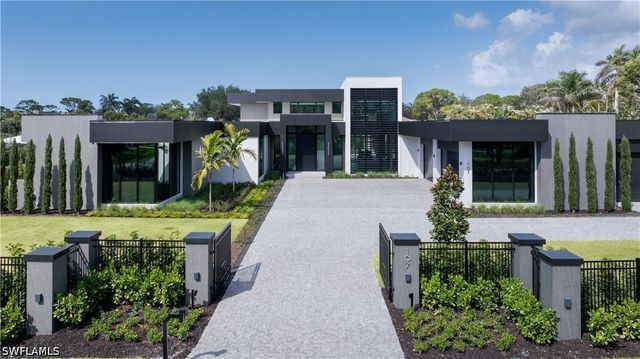 107 Myrtle RD, Naples, FL 34108