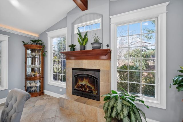 24 W Berkley Drive, Arlington Heights, IL 60004