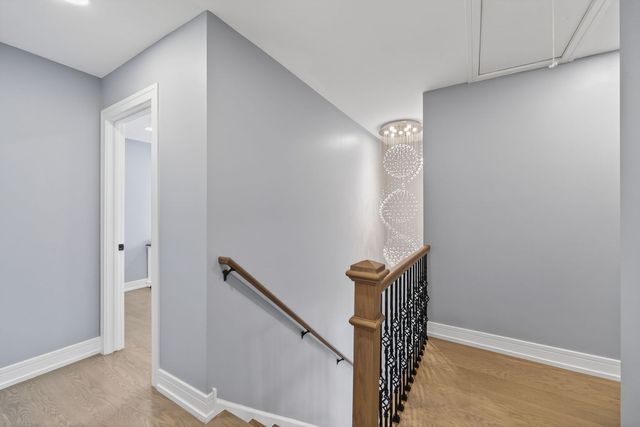 24 W Berkley Drive, Arlington Heights, IL 60004